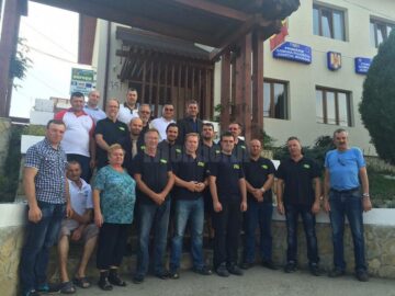 O delegație din Germania a donat comunei Pojorâta un microbuz și echipamente de descarcerare