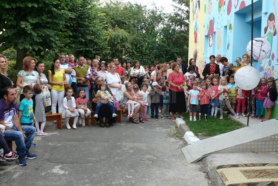 Reprezentanții autorităților locale, ai Consiliului Județean și ai Inspectorului Școlar au vizitat grădinițele cu program prelungit “Dumbrava Minunată” și “Pinocchio” Reprezentanții autorităților locale, ai Consiliului Județean și ai Inspectorului Școlar au vizitat grădinițele cu program prelungit “Dumbrava Minunată” și “Pinocchio”