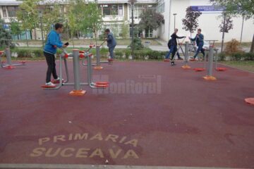 Aparatele de fitness în aer liber au mare căutare la suceveni de toate vârstele