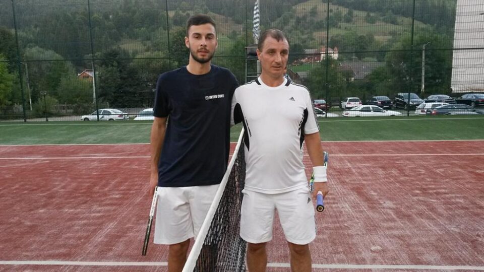Ștefan Hunceac (stânga) l-a învins în finală pe câștigătorul de anul trecut, Dan Ursu Ștefan Hunceac (stânga) l-a învins în finală pe câștigătorul de anul trecut, Dan Ursu