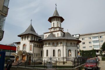 Biserica „Acoperământul Maicii Domnului”