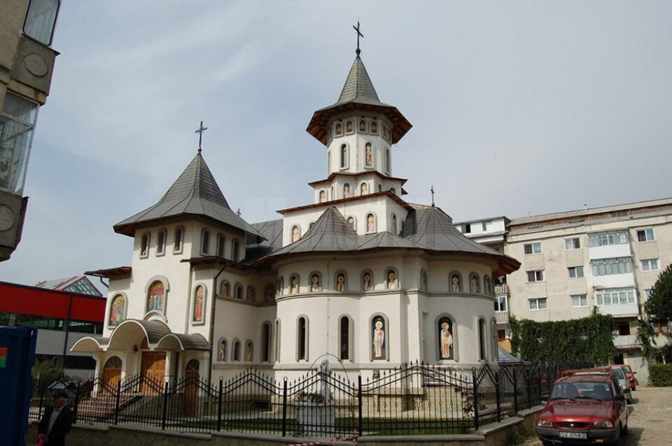 Biserica „Acoperământul Maicii Domnului”