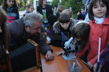 Noaptea Cercetătorilor a atras, an de an, sute de curioși