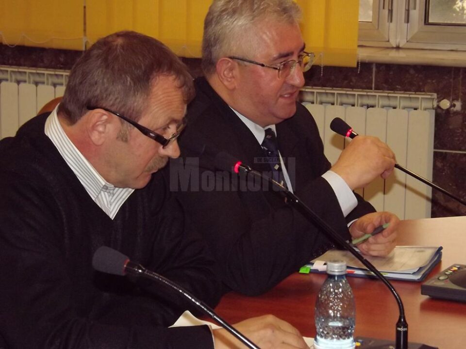Arămescu (stânga) cere evacuarea chiriașilor din cămin, Lungu spune că trebuie să le facă mai întâi blocuri din fonduri europene
