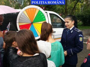 Polițiștii au organizat pentru peste 300 de copii ateliere de lucru și concursuri