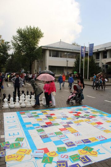 Știința a ieșit în stradă, cu zeci de proiecte interesante, la Noaptea Cercetătorilor