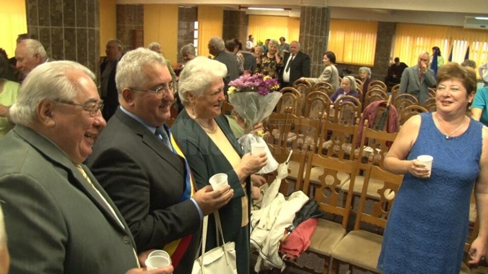 Cuplurile de aur, felicitate de primarul Ion Lungu pentru sărbătorirea a 50 de ani de căsătorie