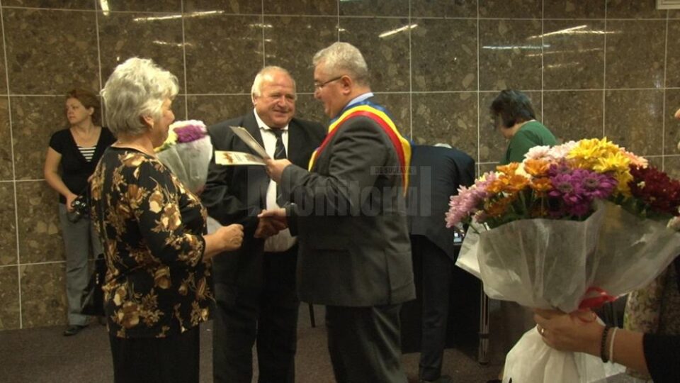 Cuplurile de aur, felicitate de primarul Ion Lungu pentru sărbătorirea a 50 de ani de căsătorie