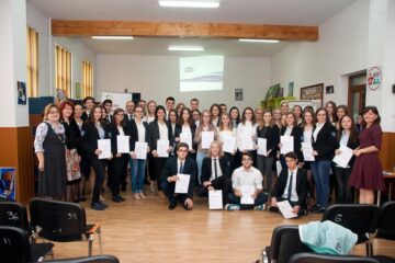 Au fost acordate 44 de diplome elevilor care au obținut rezultate remarcabile