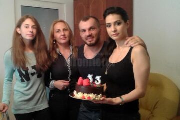 Ionuț Atodiresei a fost primit acasă, la Fălticeni, cu un tort cu dedicație