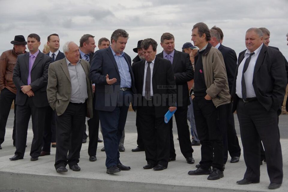 Consilierii județeni au aprobat transferul după ce au vizitat lucrările de modernizare de la aeroport Consilierii județeni au aprobat transferul după ce au vizitat lucrările de modernizare de la aeroport