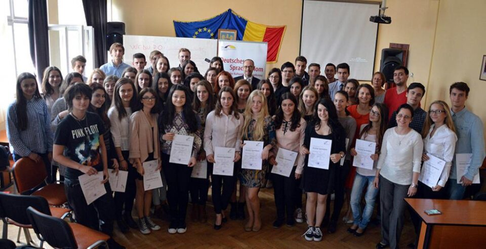 Festivitatea de acordare a certificatelor de atestare a cunoștințelor de limba germană. Foto: Stefan Schröer Festivitatea de acordare a certificatelor de atestare a cunoștințelor de limba germană. Foto: Stefan Schröer
