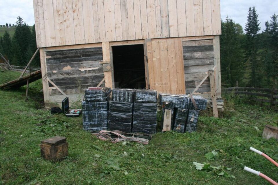 Țigări de contrabandă, de peste 20.000 de euro, descoperite la Ulma