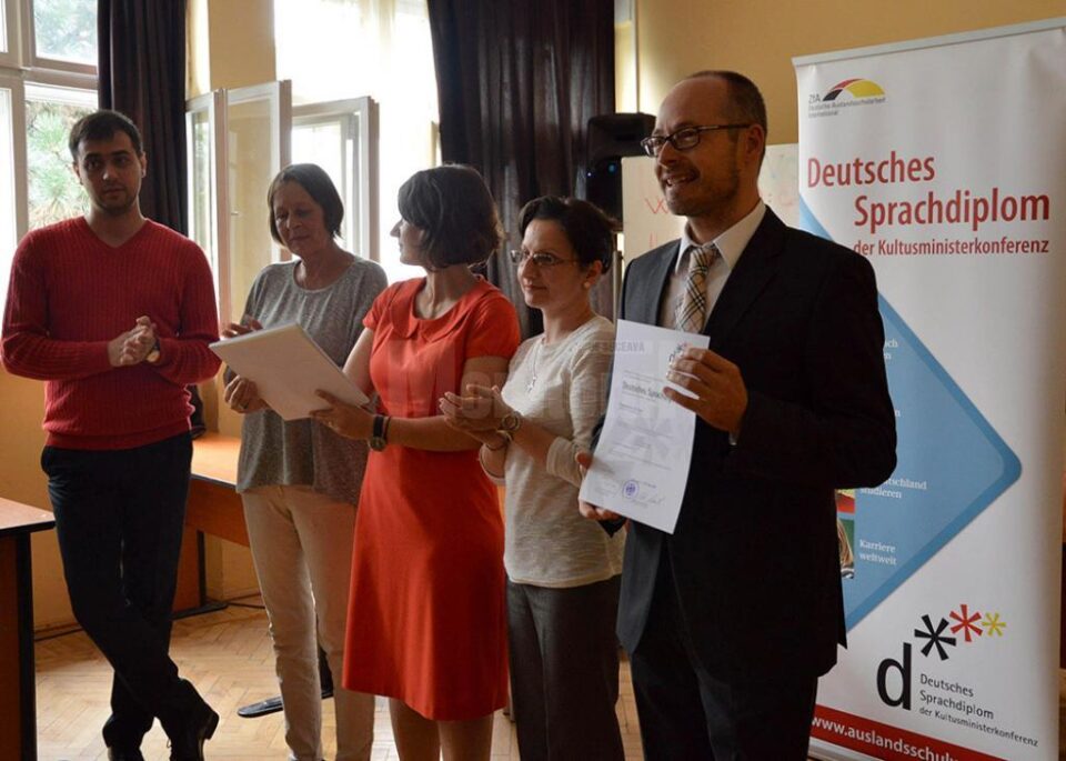 Diplome de cunoscători ai limbii germane pentru elevii Colegiului „Petru Rareș”