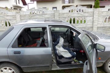 Autoturismul vandalizat și sustras de hoți zilele trecute