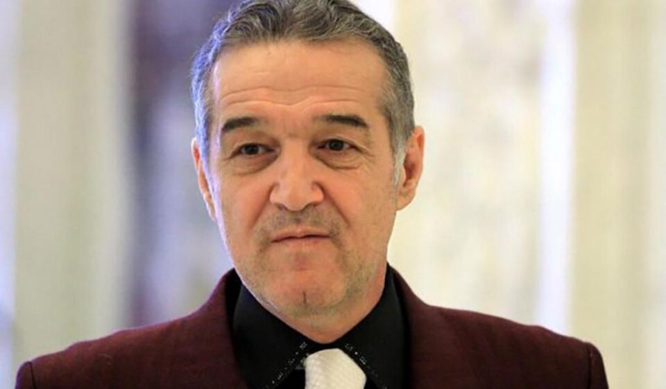 George Becali a fost invitat la prima sfințire a Catedralei de pe Mărășești în calitate de finanțator al lucrărilor de ridicare a acesteia Foto:www.capital.ro George Becali a fost invitat la prima sfințire a Catedralei de pe Mărășești în calitate de finanțator al lucrărilor de ridicare a acesteia Foto:www.capital.ro