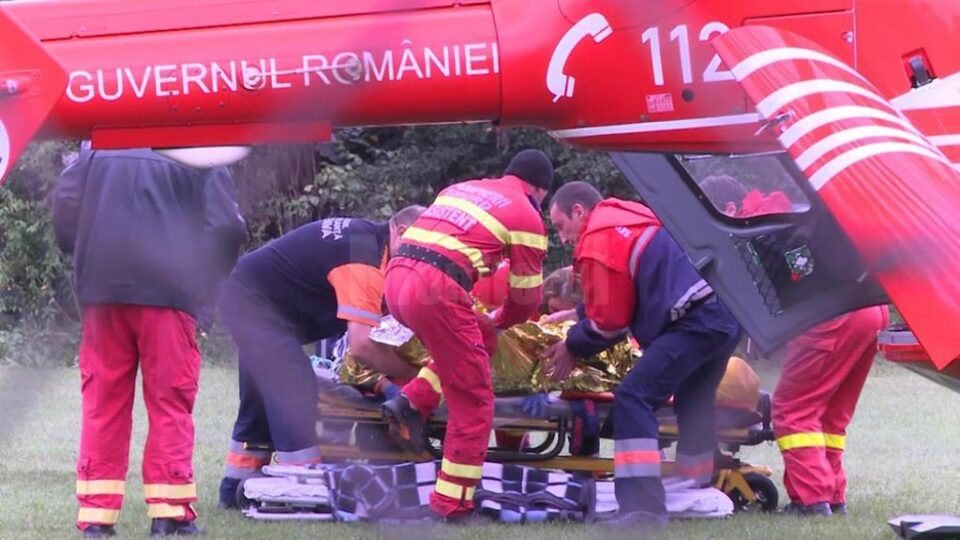Copilul a fost dus cu un elicopter la Iași