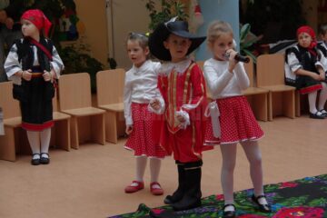 „Bun venit la șezătoare”, cu preșcolarii de la Grădinița „Sfântul Ioan cel Nou"