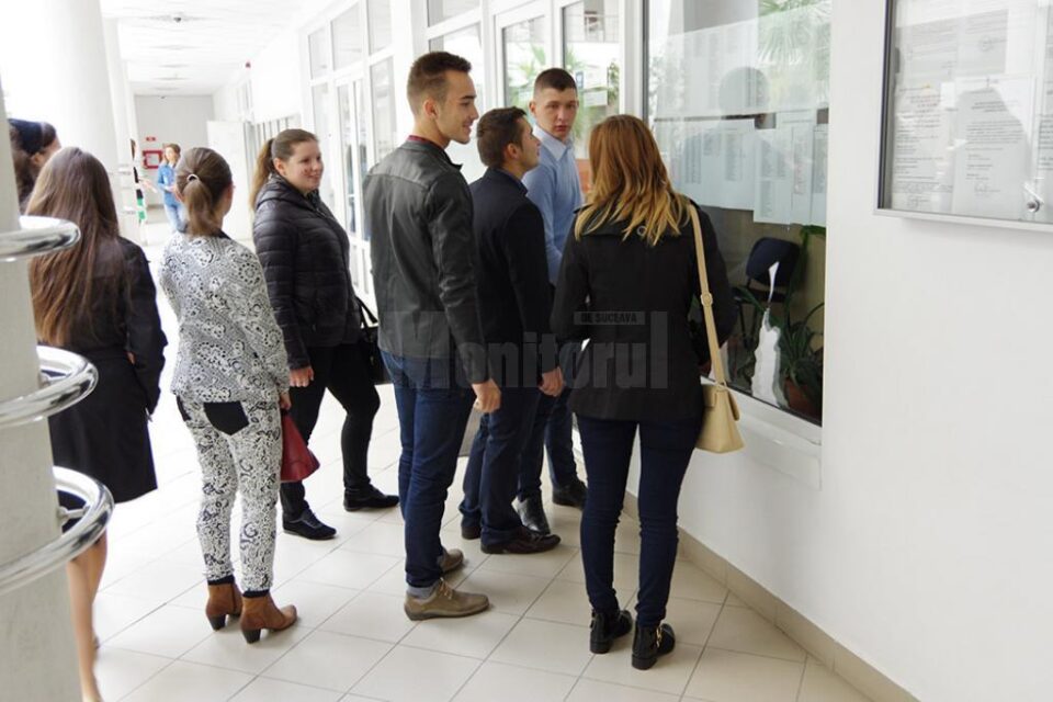 Studenții s-au întors în băncile facultăților