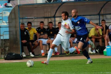 Sorin Ciobanu (dreapta) a deschis scorul pentru Rapid CFR la Berceni
