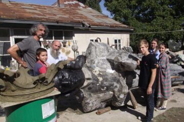 Mircea Dăneasă împreună cu ucenicii săi