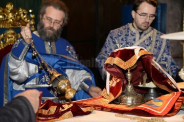 Practici care nu fac parte din Sfânta Liturghie și Sfântul Maslu
