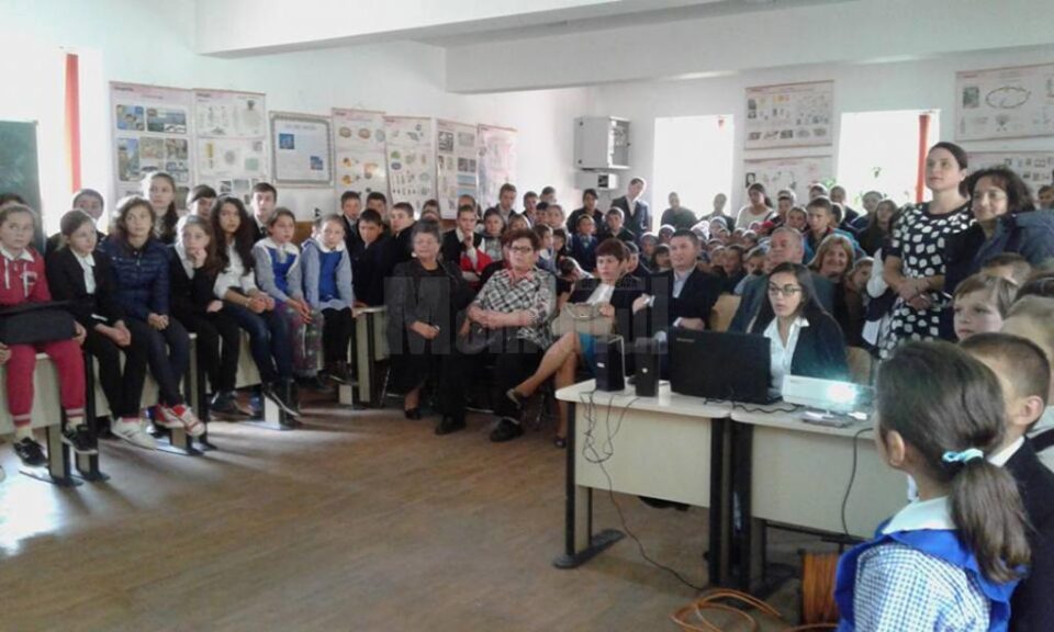 Ziua Educației, la școala din Stulpicani