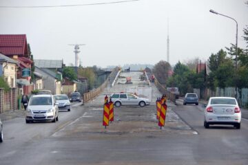 Circulația vehiculelor pe cele două bretele rutiere de sub pasarela CFR din cartierul Ițcani va fi închisă de la sfârșitul acestei săptămâni