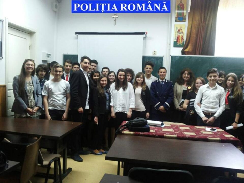 Peste 200 de elevi au participat la activitățile preventive din prima zi a acțiunii