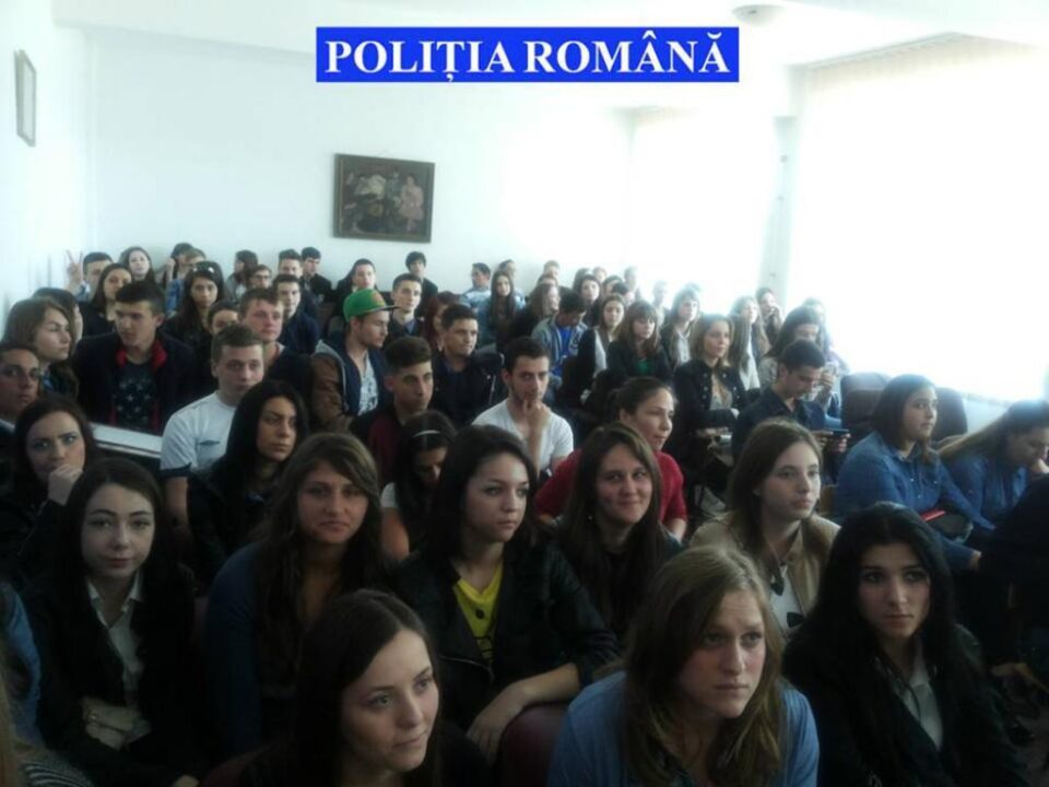 Peste 200 de elevi au participat la activitățile preventive din prima zi a acțiunii