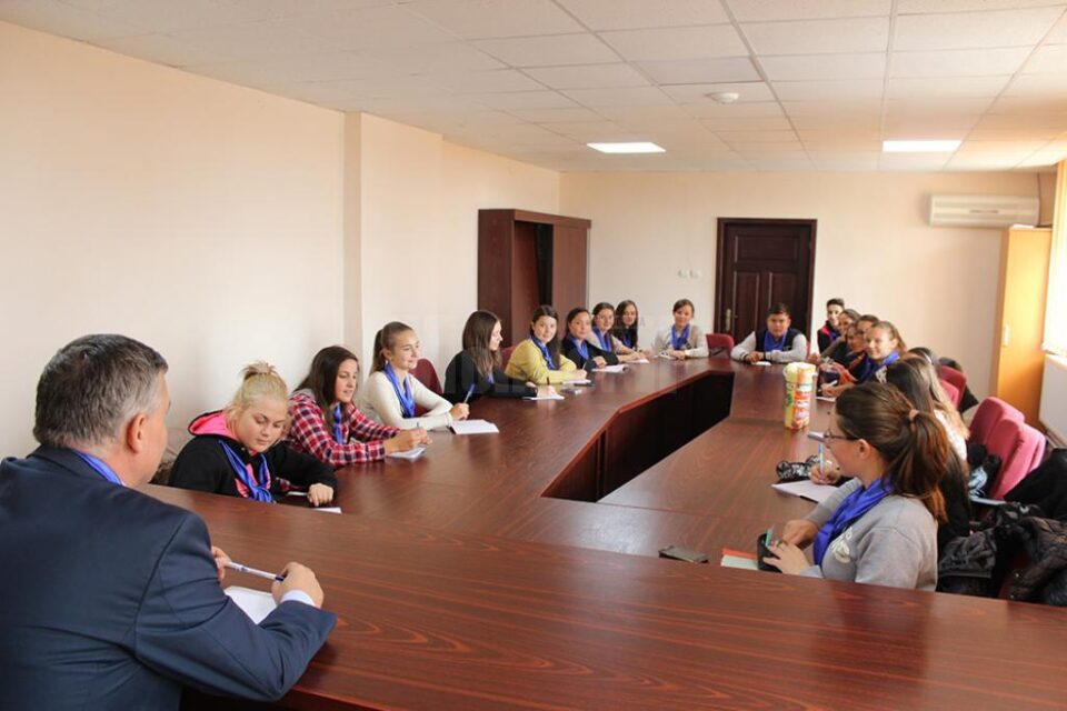Elevi ai liceului din Dumbrăveni, în cursa pentru o excursie la Parlamentul European de la Strasbourg