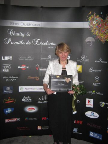 Artista Lucia Condrea, premiată pentru păstrarea și promovarea tradițiilor