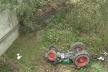 Tractorul în care se afla femeia