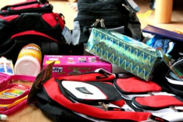 40.850 de elevi din județ vor primi pachete cu rechizite gratuite de la Guvern. Foto: cugetliber.ro