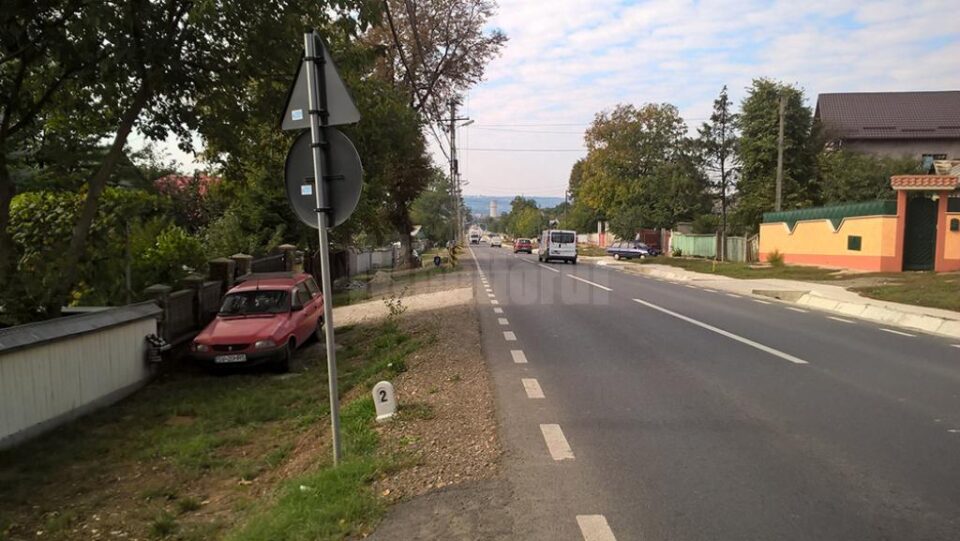 Trotuarele și șanțurile sunt sublime, dar lipsesc cu desăvârșire