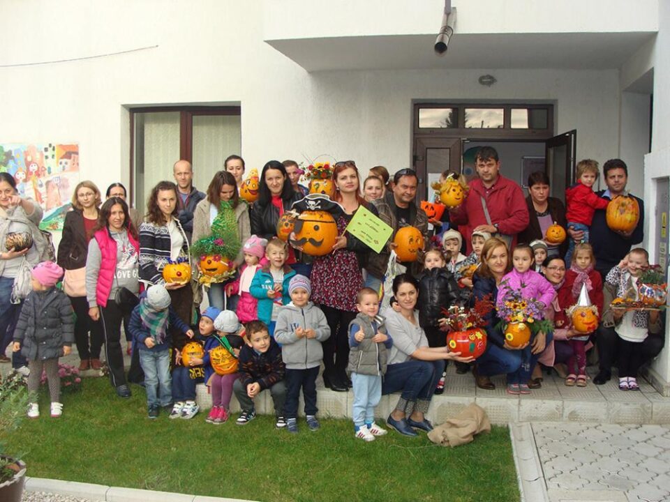 O invitație în atelierele creației