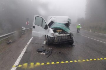 Autoutilitara Fiat Ducato a fost făcută praf
