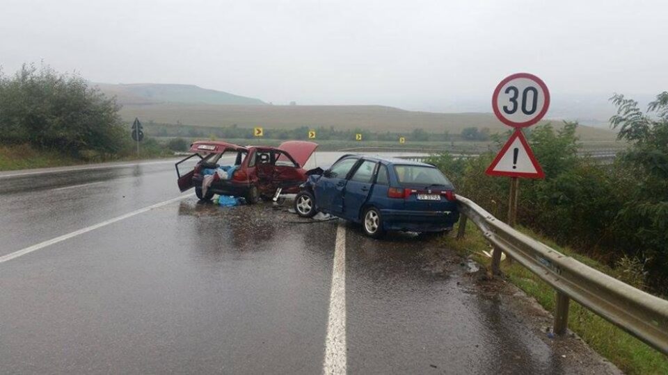 Chiar dacă impactul a fost destul de puternic, nici una dintre victime nu este rănită grav Chiar dacă impactul a fost destul de puternic, nici una dintre victime nu este rănită grav