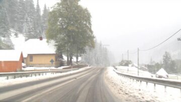 Zăpada de început de octombrie a răvășit un județ întreg