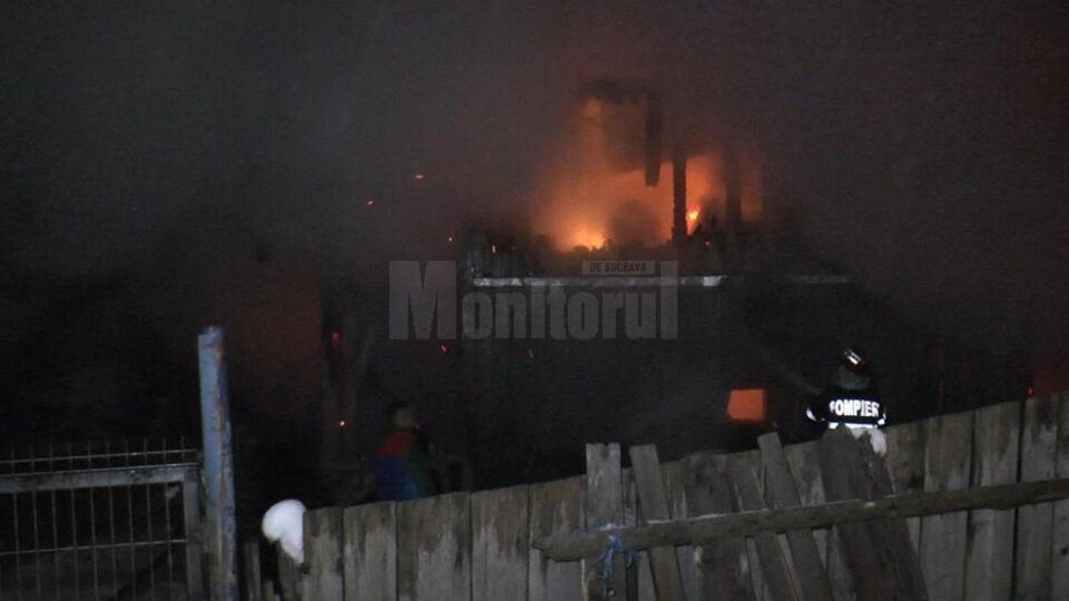 Un incendiu a distrus gospodăria unei familii din Solca