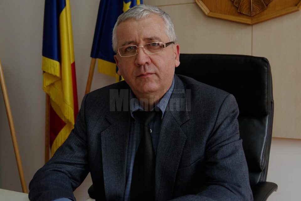 Prefectul Constantin Harasim a declarat, ieri, că pe durata codului portocaliu, la Prefectură a fost activ ”comitetul tehnic” și ”situația a fost sub control” Prefectul Constantin Harasim a declarat, ieri, că pe durata codului portocaliu, la Prefectură a fost activ ”comitetul tehnic” și ”situația a fost sub control”
