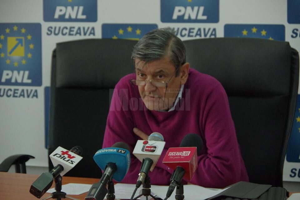 Medicul Cristian Irimie a prezentat, ieri, într-o conferință de presă, cum un medicament ”ieftinit” la 1 iulie a.c. a ajuns să coste de 10 ori mai mult Medicul Cristian Irimie a prezentat, ieri, într-o conferință de presă, cum un medicament ”ieftinit” la 1 iulie a.c. a ajuns să coste de 10 ori mai mult