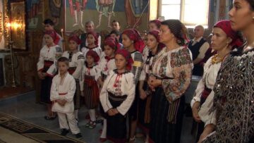 Două clădiri părăsite din Dolhasca, transformate de preotul Saftiuc în cămin pentru copii abandonați și în spital