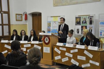 Liceenii de la CN „Eudoxiu Hurmuzachi” și-au ales reprezentanții în Consiliul Școlar