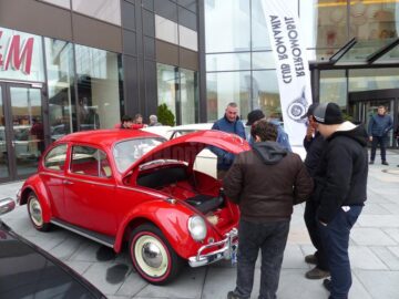 Regal al automobilelor retro, cu mașini de lux care au făcut istorie