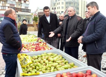 Printre cei care au vizitat standurile producătorilor s-au numărat Vasile Irinel Costan, Ioan Uțiu și Cătălin Coman