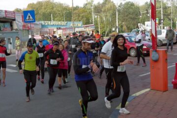 Peste 50 de tineri sportivi au alergat în ”Maratonul Cetăților” pentru ”Salvați Copiii”