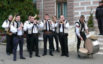 Lumea satului tradițional românesc a prins din nou viață la Festivalul fanfarelor