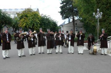 Lumea satului tradițional românesc a prins din nou viață la Festivalul fanfarelor