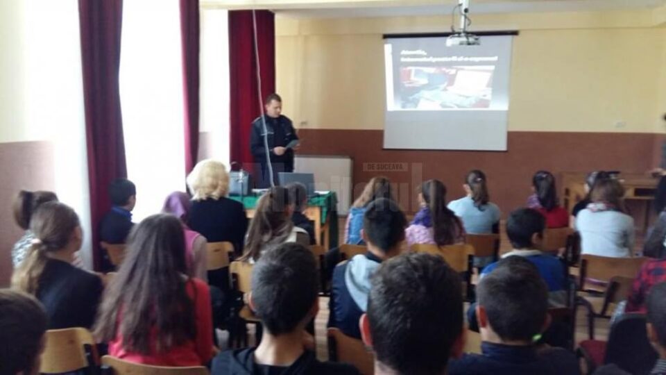 Activități de prevenire a traficului de persoane, la școala din Udești